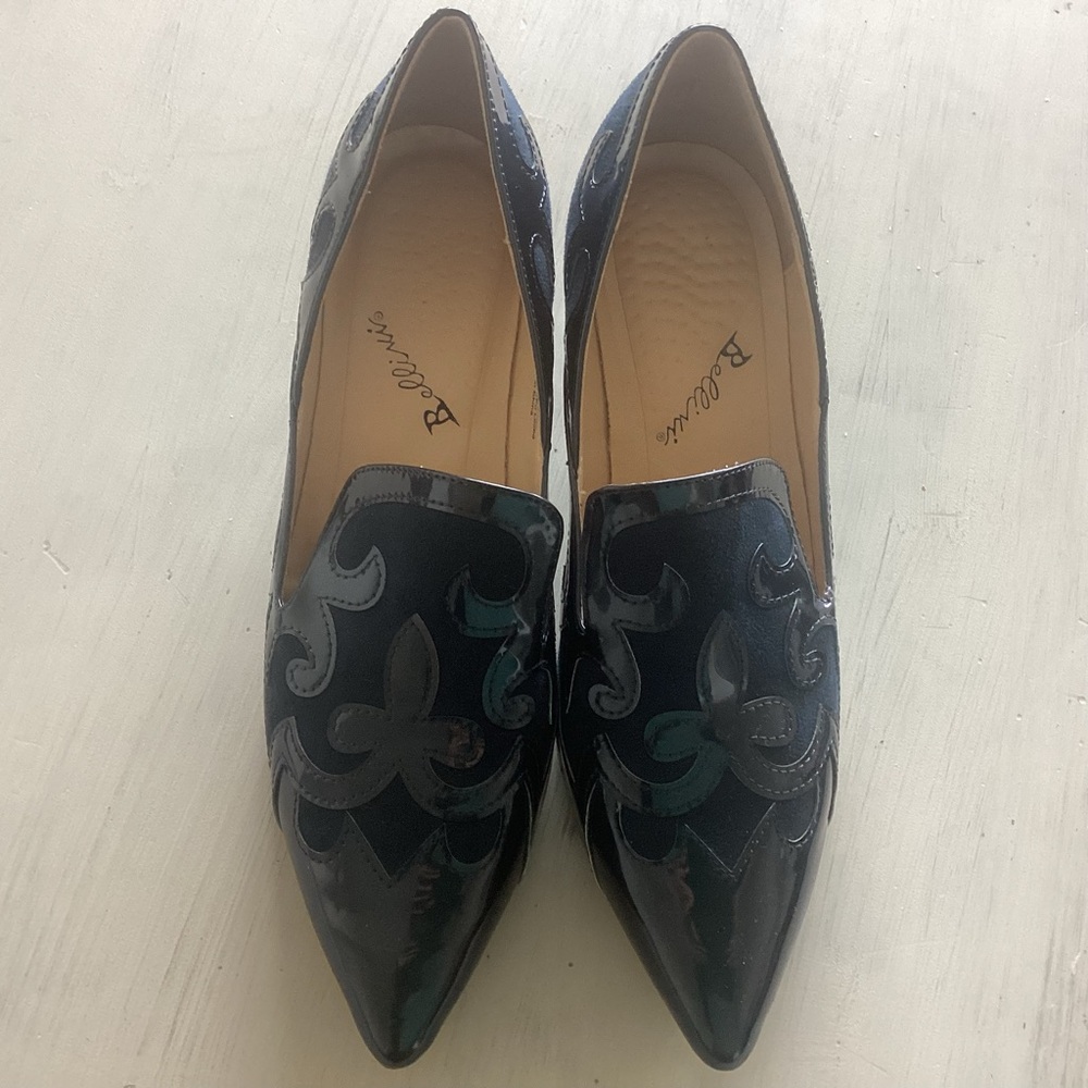 EUC Bellini Bengal Pump, Navy, pointed toe, kitten heel. “Suede” & patten leathe